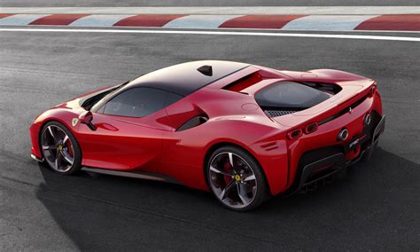 Ferrari SF90 Stradale Revealed 1000hp 4 0TT V8 Hybrid PerformanceDrive