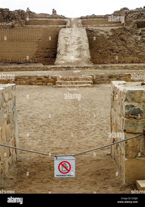 Complejo arqueológico de Pachacamac cerca de Lima Perú Fotografía de