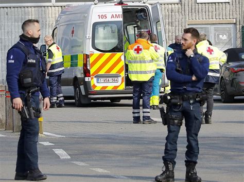 Belgio Auto Contro Folla Vittime E Due Persone Fermate Swi