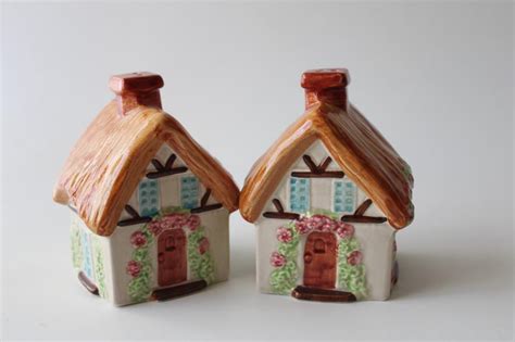 Thatched Tudor Cottage Salt And Pepper Shakers Vintage Japan Ceramic S