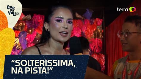 Vanessa De Casamento S Cegas Curte Carnaval De S O Paulo Solteira