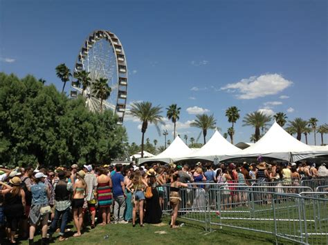 Live Video Coachella 2013 1st Weekend 1st Day Welcome Now Wait In