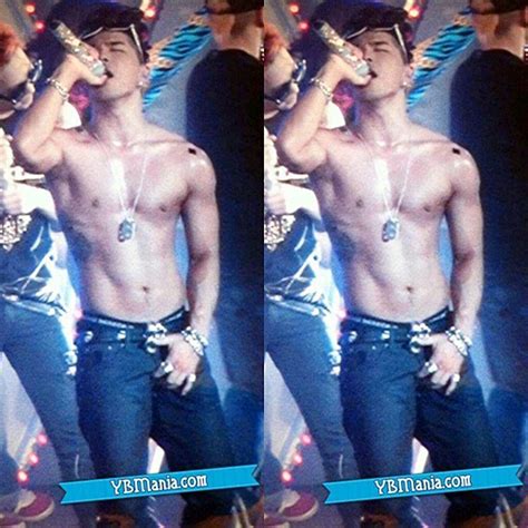 Pin by Kai Ashworth on 太陽 Taeyang Daesung shirtless Taeyang