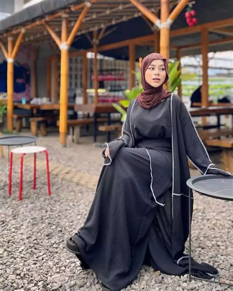 Wearing A Hijab After Being Proposed To By A Lover Cimoy Montok S 9