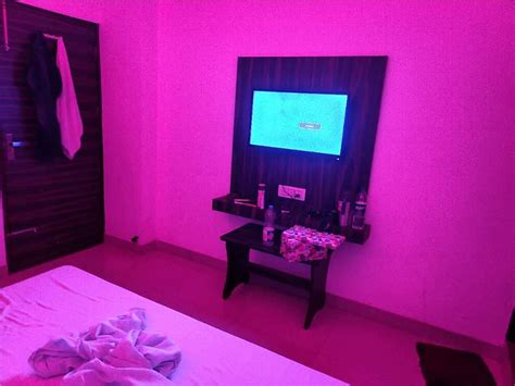 Hotel Crystal 𝗕𝗢𝗢𝗞 Saharanpur Hotel 𝘄𝗶𝘁𝗵 𝗙𝗥𝗘𝗘 𝗖𝗮𝗻𝗰𝗲𝗹𝗹𝗮𝘁𝗶𝗼𝗻