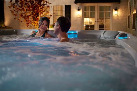 6 Benefits of Having an Outdoor Hot Tub In Your Backyard