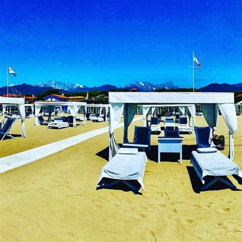 Bagno Elena Forte Dei Marmi Lu Prenotazione Online Spiagge It