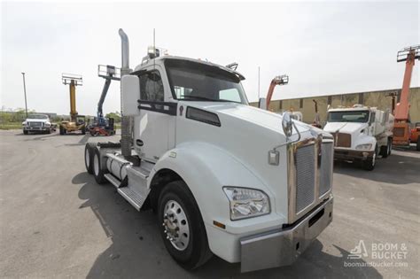 Unleashing Power And Efficiency The 2015 Kenworth T880 Redefines Heavy