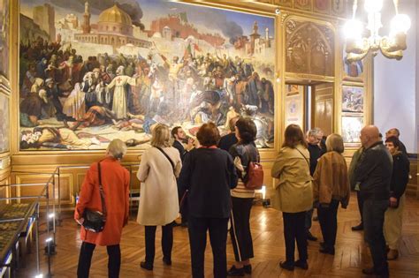 Une Soir E Dans La Galerie De L Histoire Et Les Salles Des Croisades