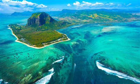 The Stunning Underwater Waterfall In Mauritius World S Largest