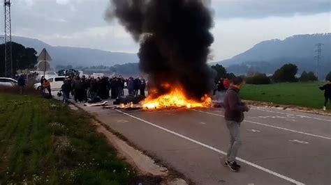 Funcionarios Bloquean Accesos A C Rceles Catalanas Por El Asesinato De