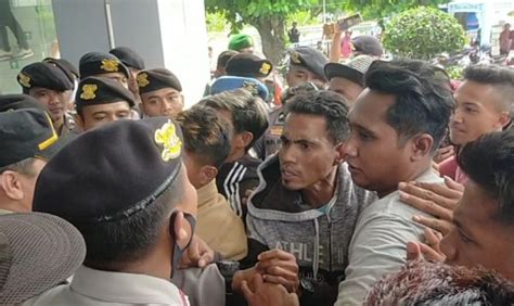 Puluhan Juta Uang Raib Di Saldo Tabungan Nasabah Gelar Aksi Demo