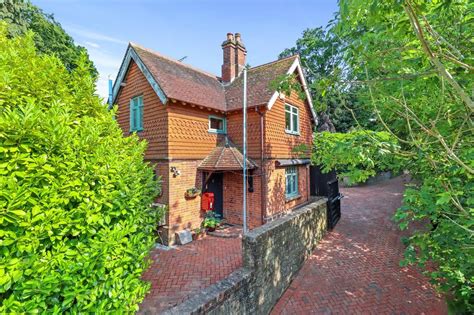 Church Street Uckfield East Sussex 3 Bed Detached House £675 000