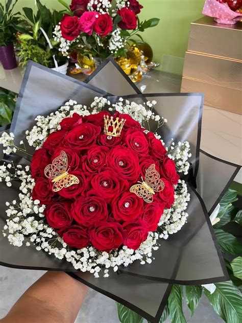 Classic Ramo Buchon By Flowers Of Eden
