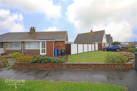 2 Bedroom Bungalow For Sale In Buttermere Avenue Fleetwood Fy7