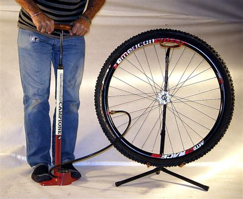 Tech Tuesday - Make a Ghetto Tubeless Tire Inflator - Pinkbike