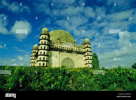 Gol Gumbaz, Bijapur, Karnataka, india Stock Photo - Alamy