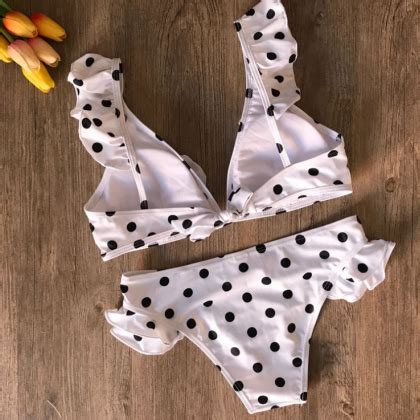 Bikini Lace On Luulla