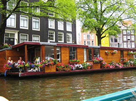 Boat Trip on the Canals of Amsterdam - CityoftheWeek