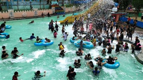 Parade Foto Wisata Ke Kolam Renang Legendaris Karang Setra Waterland