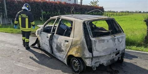 Treviso Auto Si Incendia Nello Schianto Muore Carbonizzata Ragazza Di