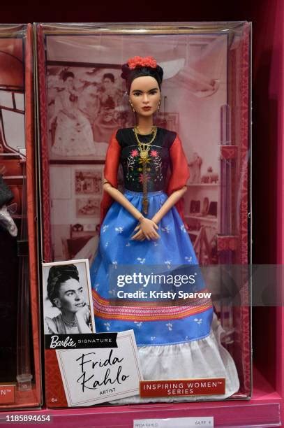 Frida Kahlo Barbie Fotografias E Filmes Do Acervo Getty Images