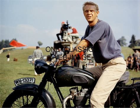 CANDID COOL STEVE MCQUEEN MOTORCYCLE ON THE SET OF THE GREAT ESCAPE ...