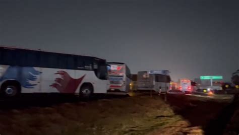 Transportistas bloquean la autopista México Pachuca