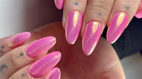 Unhas holográficas 21 ideias lindas para sair à noite