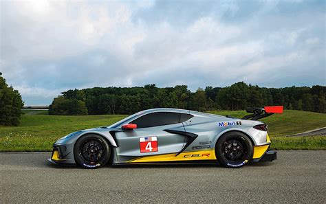 Watch the Corvette Racing C8.R Break the GTLM Lap Record at Sebring ...