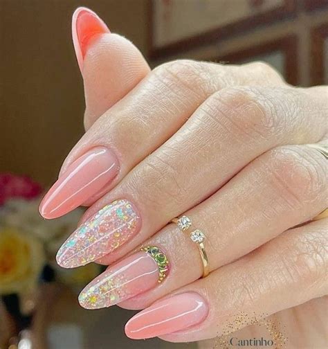 Pin De Favela Em U As Unhas Bonitas Unhas Redondas Unhas Estranhas