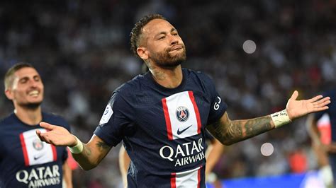 Neymar scores brace as PSG romp to win