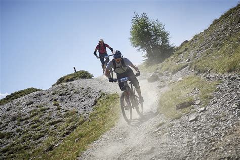 MTB Rider Bike Kingdom Arosa mit Schnitzeljagd für Große und