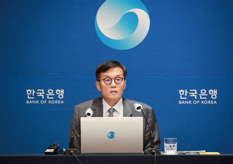 한은 기준금리 35로 5연속 동결경제성장률 14 유지