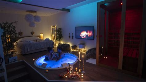 Un Cocon D Amour Avec Chambre Spa Et Sauna Privatif Lescapade Romantique