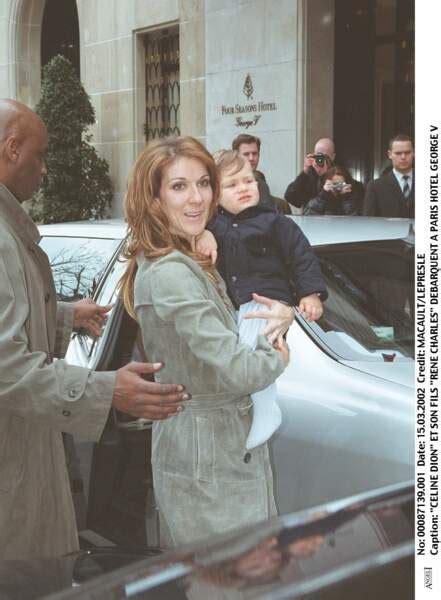 Photos René Charles Angélil le fils aîné de Céline Dion fête ses 18