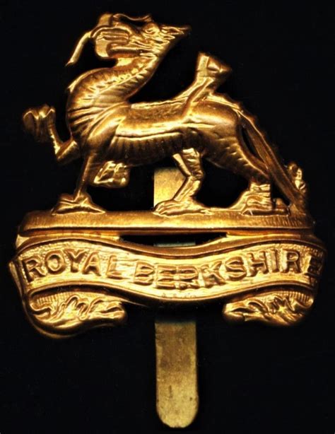 Aberdeen Medals Royal Berkshire Regiment Gilding Metal Cap Badge