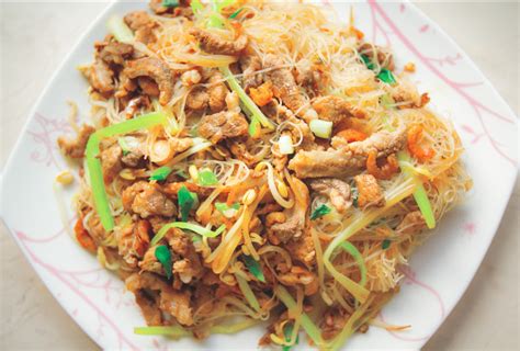 Taiwanese Pan Fried Rice Noodles With Pork And Vegetables Recipe