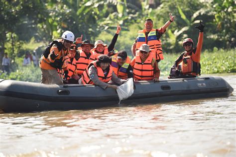 Peringati Hari Bumi Dan Hari Air Dunia Pj Wali Kota Kediri Tebar