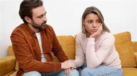 Warning Signs Of Lack Of Emotional Connection In Relationships