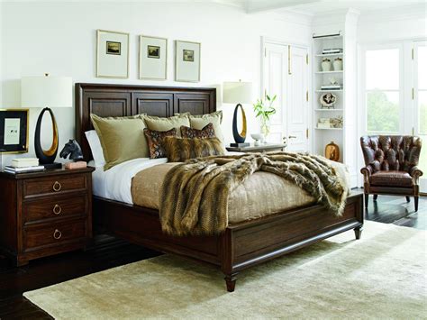 Lexington Furniture Silverado 4pc Panel Bedroom Set In Walnut