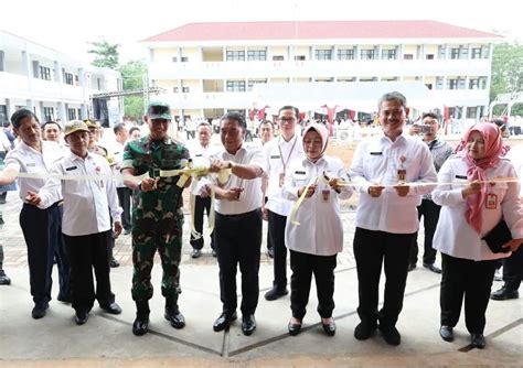 Pj Gubernur Banten Resmikan 18 Sarana Pendidikan Di Kabupaten Tangerang