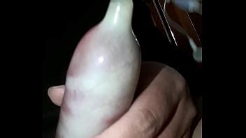 Huye Cum en condón XVIDEOS