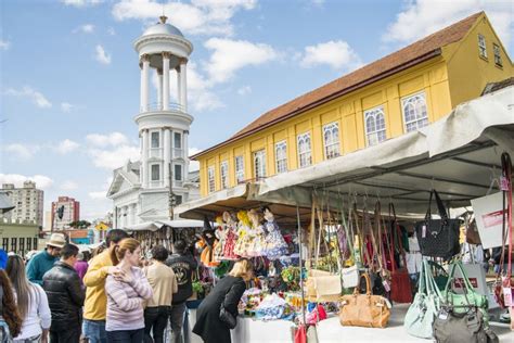 Feira do Largo da Ordem é reconhecida como patrimônio de Curitiba