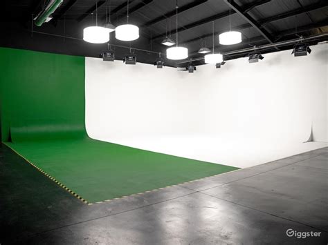 Studio Cyc Wall W/ RGB Lighting | Rent this location on Giggster