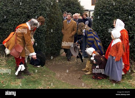 Les Soldats Royalistes Et Les Disciples Du Groupe De Reconstitution De