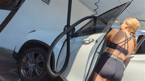 PAWG MILF With VTL At Car Wash OC Spandex Leggings Yoga Pants Forum