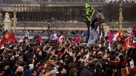 Detienen A Más De 300 Personas En Protestas Contra La Reforma De Las