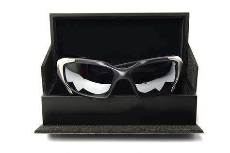 Oakley Pit Boss Sunglasses 03-303 - Piccadilly Opticians