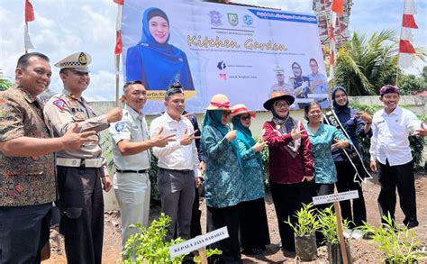 Sambangi Samsat Bengkulu Utara Ketua Tp Pkk Provinsi Bengkulu Ajak